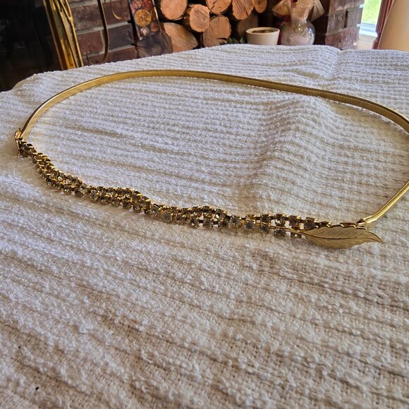 Vintage Gold Slim Belt with Leaf Closure and Twisting Rhinestone Details - Picture 4 of 9